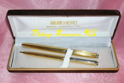 <b><span style='color:purple'>
Hero Pen Factory Shanghai Fountain Pen & Ballpoint Pen Set in Original Velvet Gift Presentation/Storage Box - Unique Blingy Optical Illusion Design Gold & Silver </span></b><span style='color:purple'> <b><span style='color:red'>***USPS FIRST CLASS SHIPPING INCLUDED – DOMESTIC ORDERS ONLY!***</span></b><span style='color:purple'> Image for <b><span style='color:purple'>
Hero Pen Factory Shanghai Fountain Pen & Ballpoint Pen Set in Original Velvet Gift Presentation/Storage Box - Unique Blingy Optical Illusion Design Gold & Silver </span></b><span style='color:purple'> <b><span style='color:red'>***USPS FIRST CLASS SHIPPING INCLUDED – DOMESTIC ORDERS ONLY!***</span></b><span style='color:purple'>